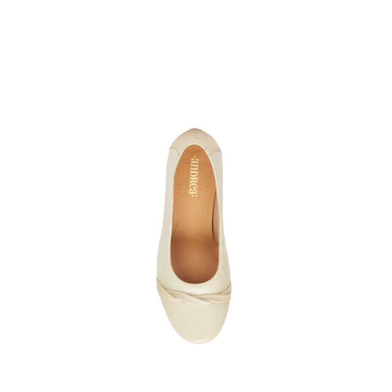 flat-andrea-mujer-53373
