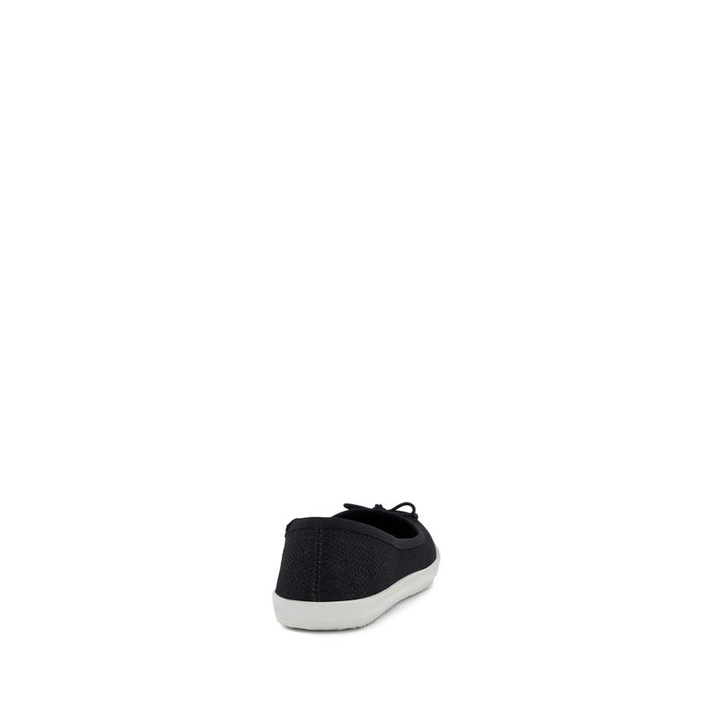 flat-andrea-mujer-63685