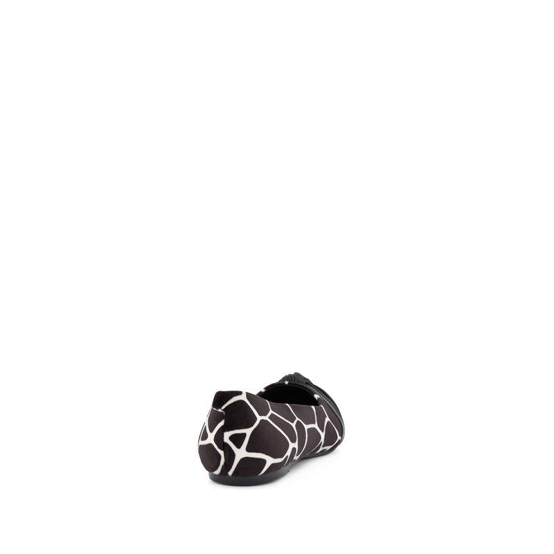 flat-andrea-mujer-83691