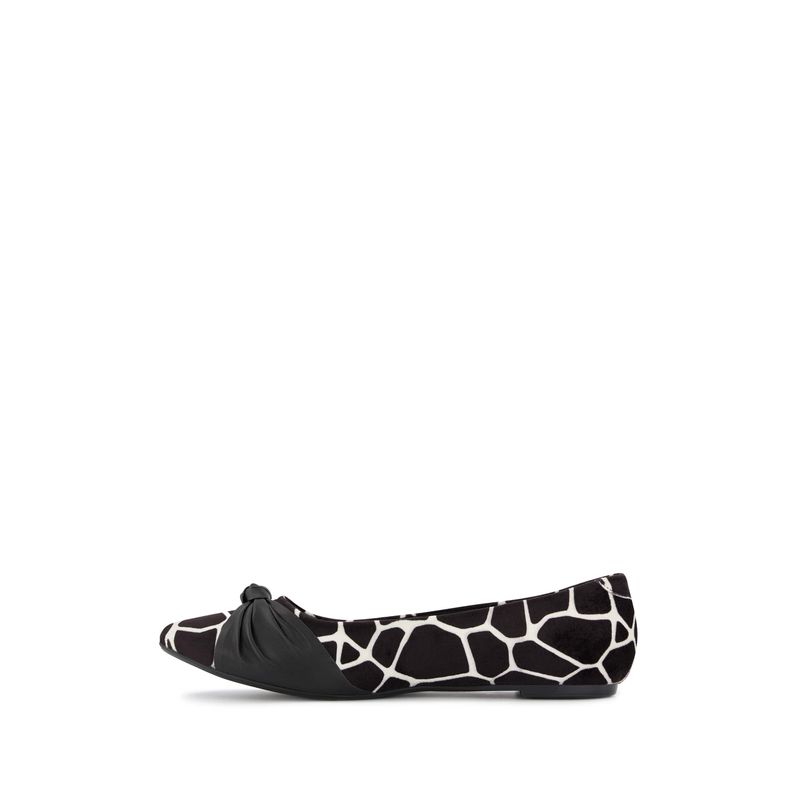 flat-andrea-mujer-83691