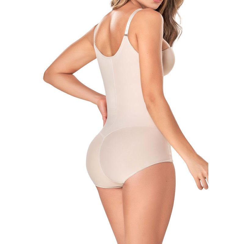 faja-ann-chery-mujer-65463