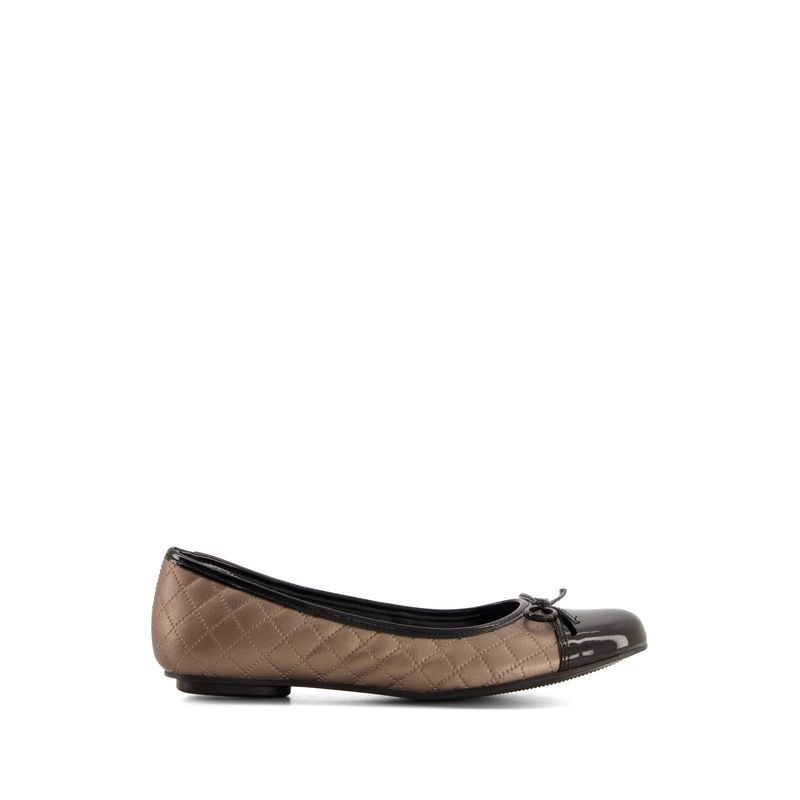 flat-andrea-mujer-85767