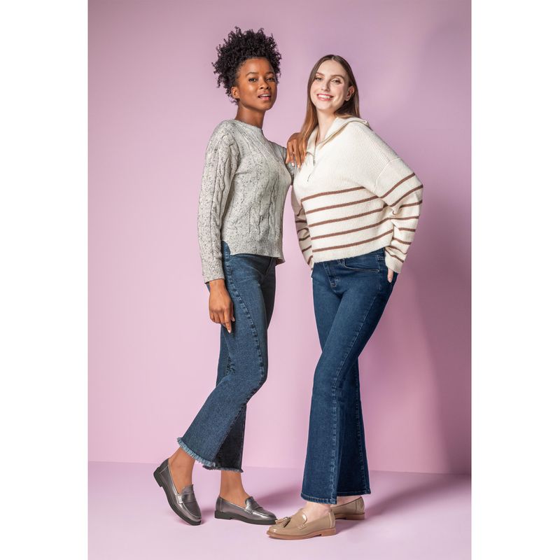 flat-andrea-mujer-85558