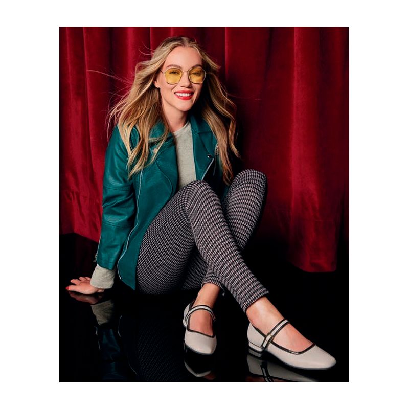 flat-andrea-mujer-52185