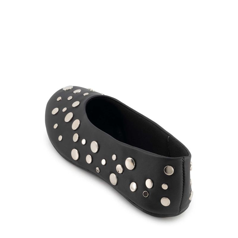 flat-andrea-mujer-89276