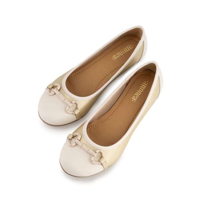 flat-andrea-mujer-89279