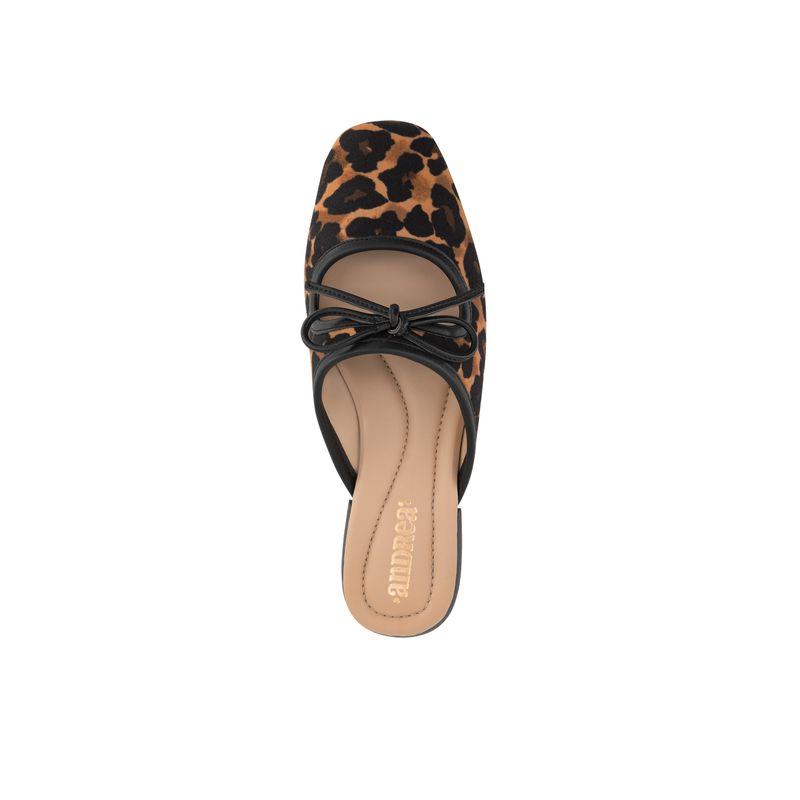 flat-andrea-mujer-89693
