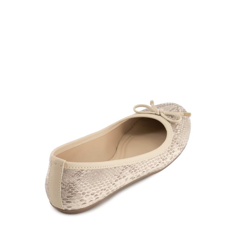flat-andrea-mujer-89283