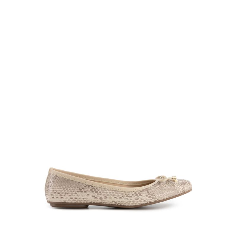 flat-andrea-mujer-89283