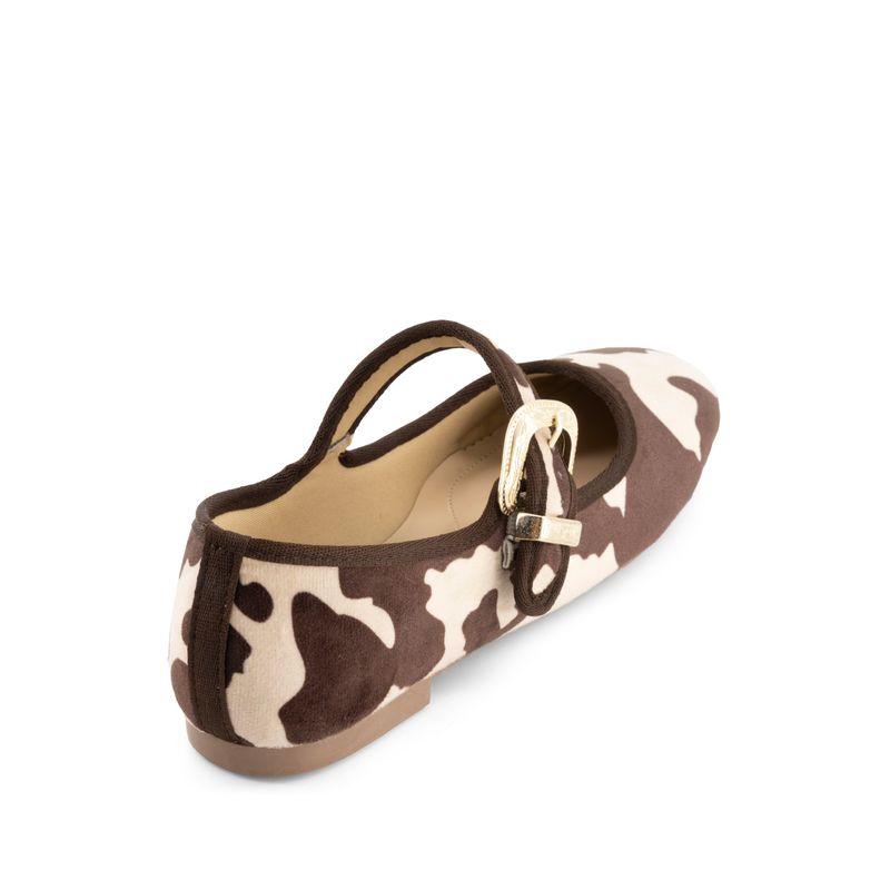 flat-andrea-mujer-90814